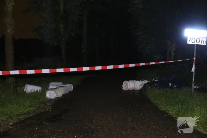 Tientallen vaten en zakken met drugsafval gedumpt