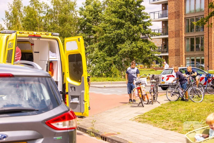 Driewieler vliegt uit de bocht
