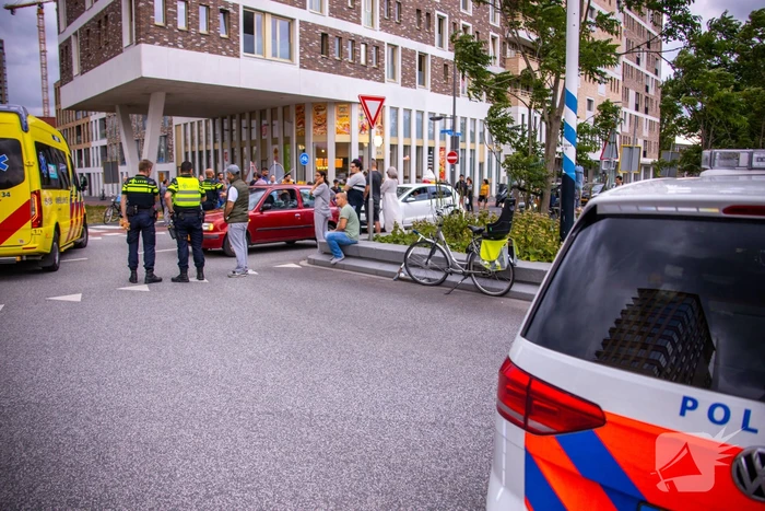 Jongetje op step aangereden door auto
