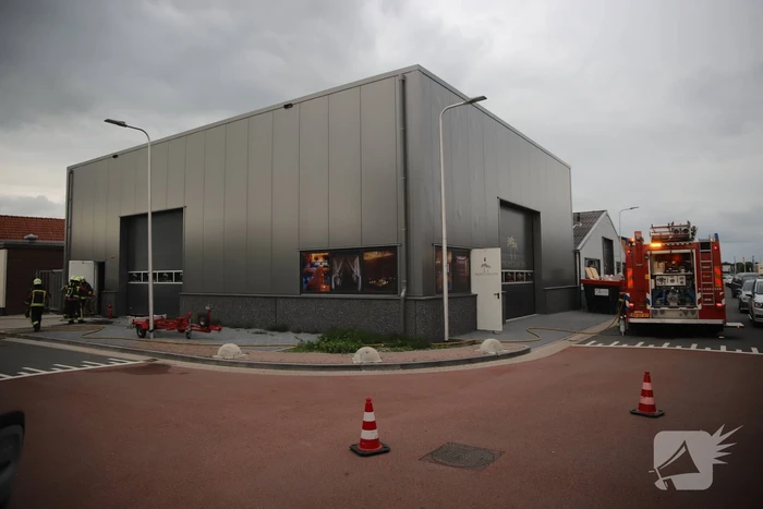 Oververhitting van luchtpomp zorgt voor kleine brand in bedrijfspand
