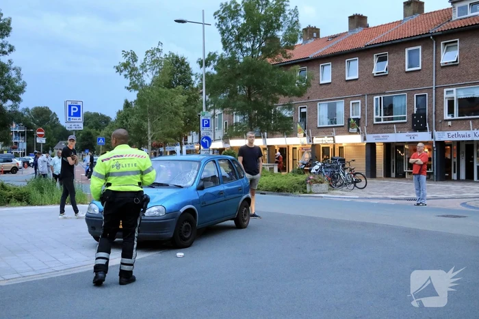Scooterrijder gewond na aanrijding met auto bij Winkelcentrum Euterpeplein