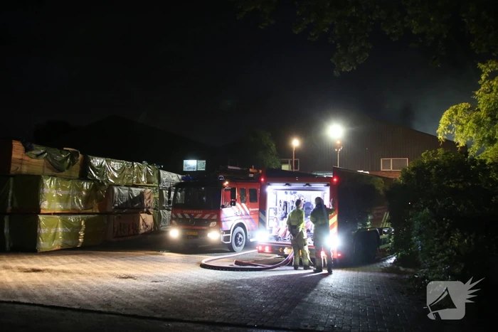 Persoon zwaargewond na flinke brand