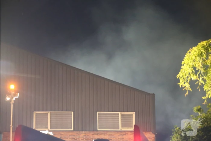 Persoon zwaargewond na flinke brand