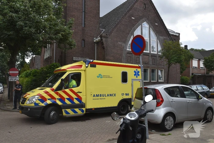 Forse schade bij aanrijding tussen lijnbus en personenauto