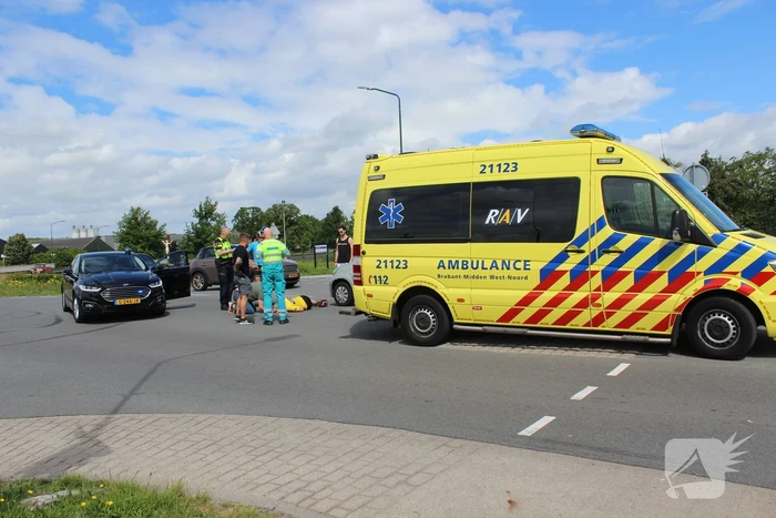 Wielrenner gewond na botsing met auto