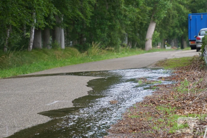 Waterleiding van de brandweer gesprongen