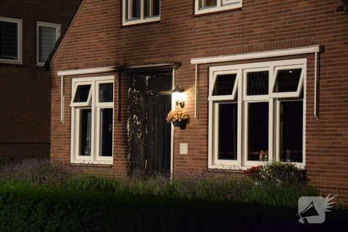 Aanslag op woning, politie start groot onderzoek