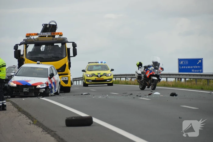 Politiewagen betrokken bij aanrijding op snelweg