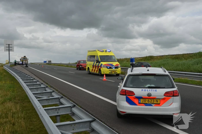 Politiewagen betrokken bij aanrijding op snelweg