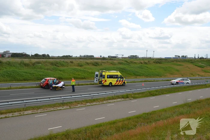 Politiewagen betrokken bij aanrijding op snelweg