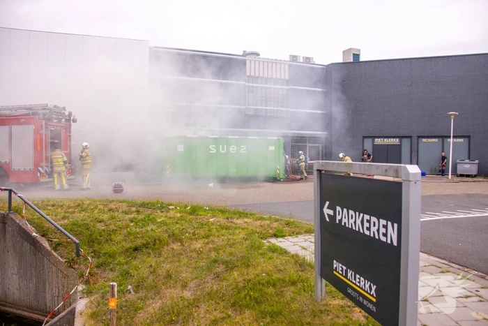 Afvalcontainer vliegt in brand Piet Klerkx