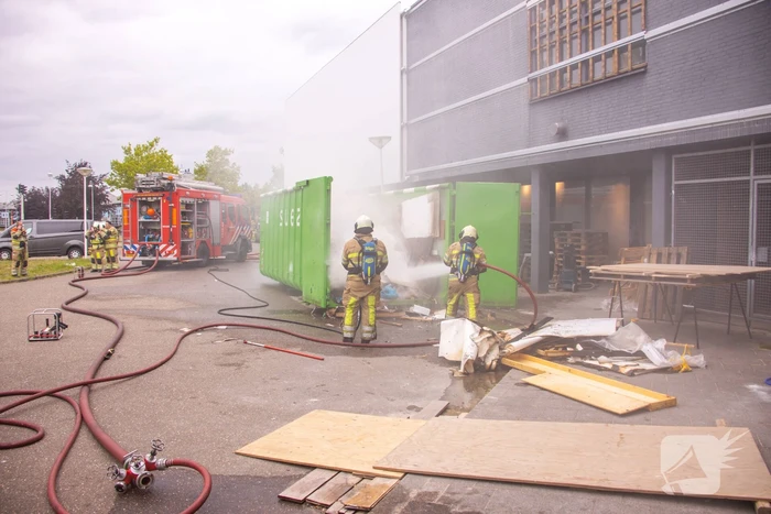 Afvalcontainer vliegt in brand Piet Klerkx