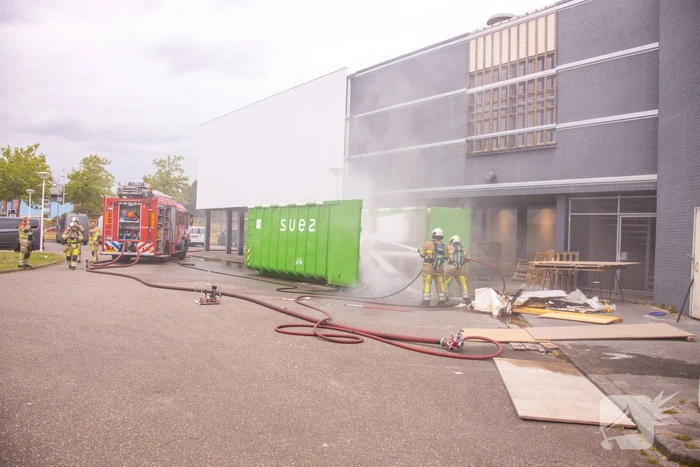 Afvalcontainer vliegt in brand Piet Klerkx