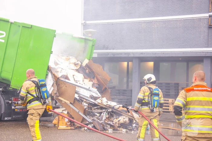Afvalcontainer vliegt in brand Piet Klerkx