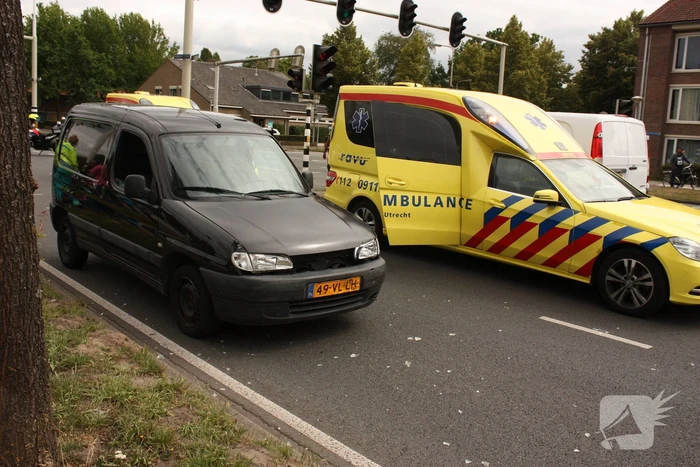 Aanrijding tussen bakfiets en auto