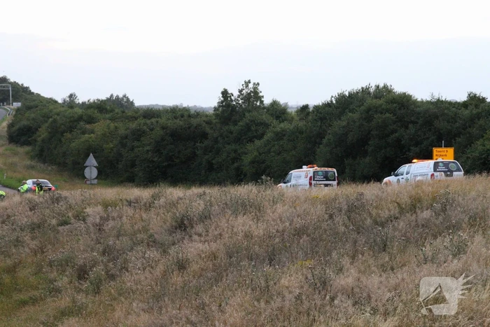 Grote zoekactie naar onder auto vandaan gevallen kitten