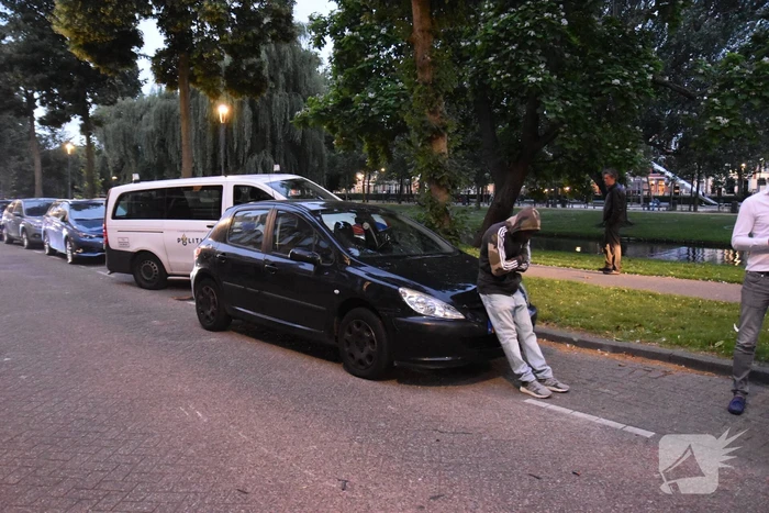 Fietser botst op rijdende auto