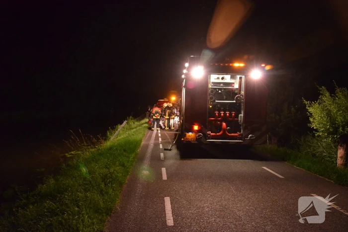 Gestolen auto in Aarkanaal aangetroffen