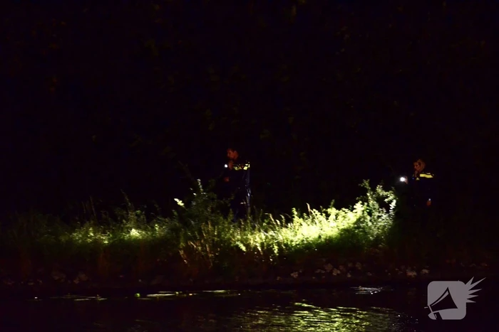 Gestolen auto in Aarkanaal aangetroffen