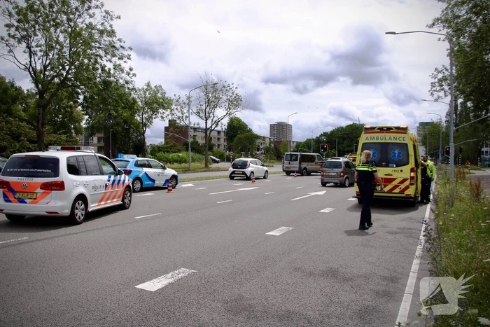 Veel schade bij kop-staart botsing met brommobiel