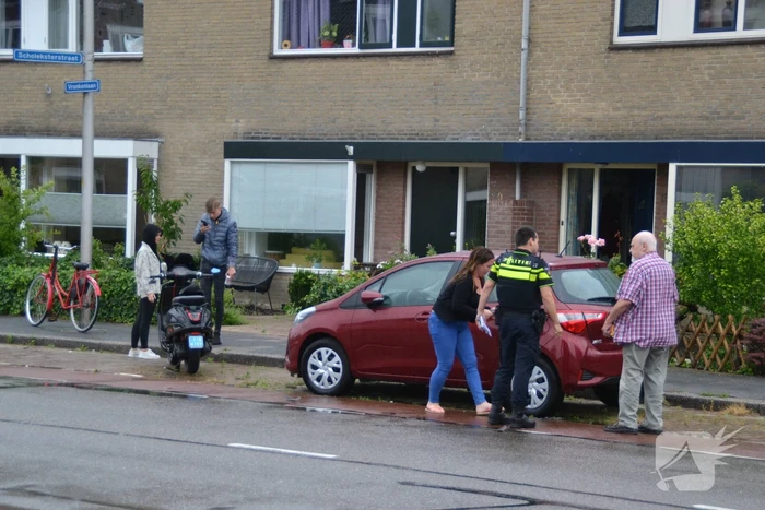 Veel schade na aanrijding tussen twee scooters