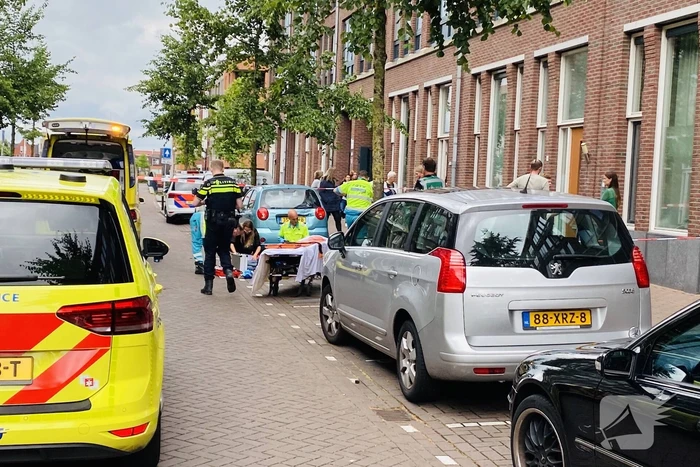 Traumahelikopter landt voor gewonde op straat