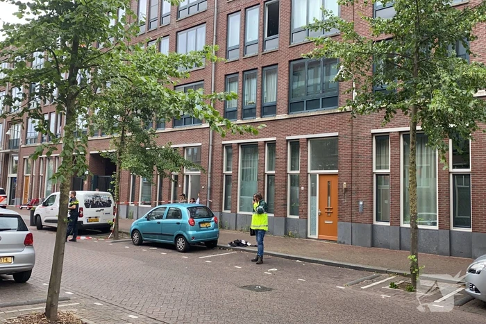 Traumahelikopter landt voor gewonde op straat