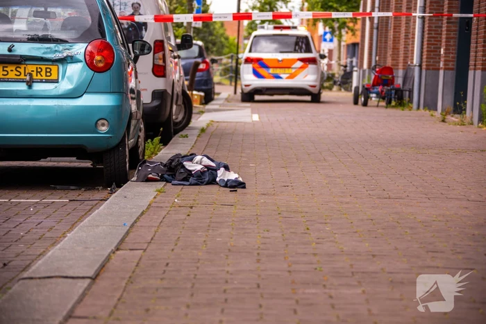 Traumahelikopter landt voor gewonde op straat