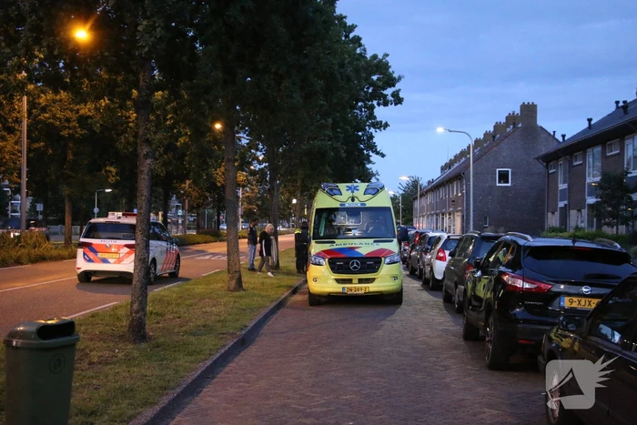 Fietser gewond na botsing met boom