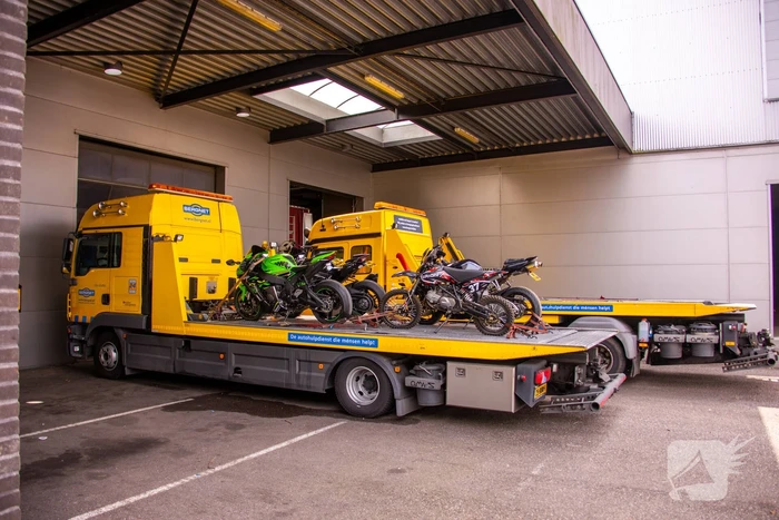 Arrestatieteam valt met zwaar geschut pand Bedrijventerrein De Wieken binnen