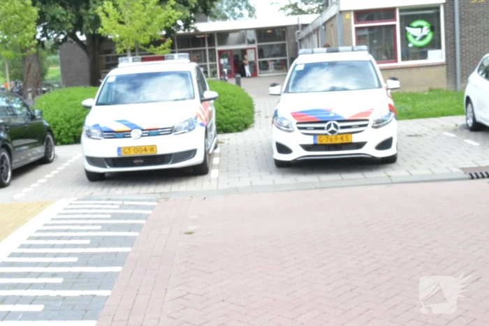 Politie bij schoolgebouw na burgernetmelding