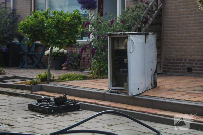 Kat gered uit woning bij keukenbrand