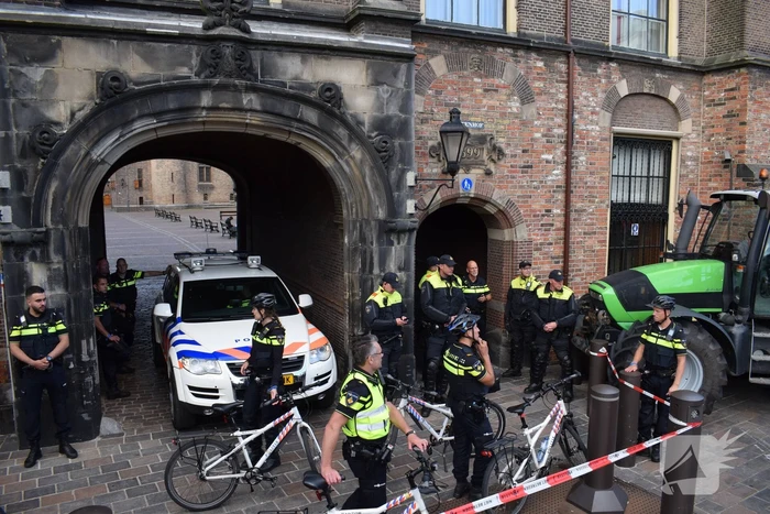 Veel boeren op het buitenhof tegen voerwet