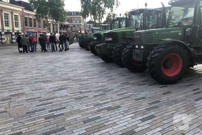 Boeren met tractoren demonstreren tegen mogelijke nieuwe voerwet
