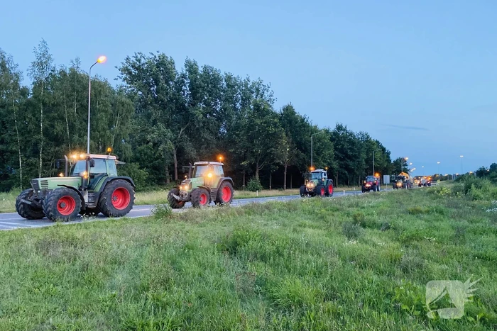 Bozen boeren blokkeren Rijksweg A2