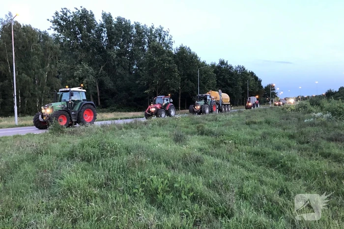 Bozen boeren blokkeren Rijksweg A2