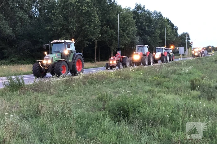 Bozen boeren blokkeren Rijksweg A2