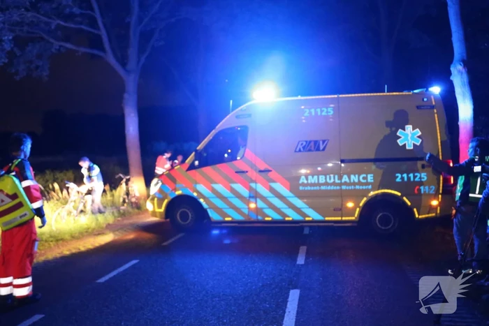 Automobilist rijdt door na ernstig ongeval, twee fietsers zwaargewond