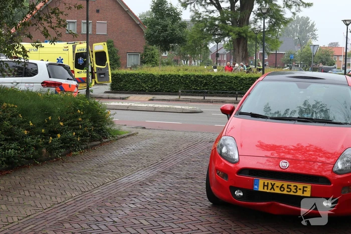 Bestuurder scootmobiel gewond na botsing met auto
