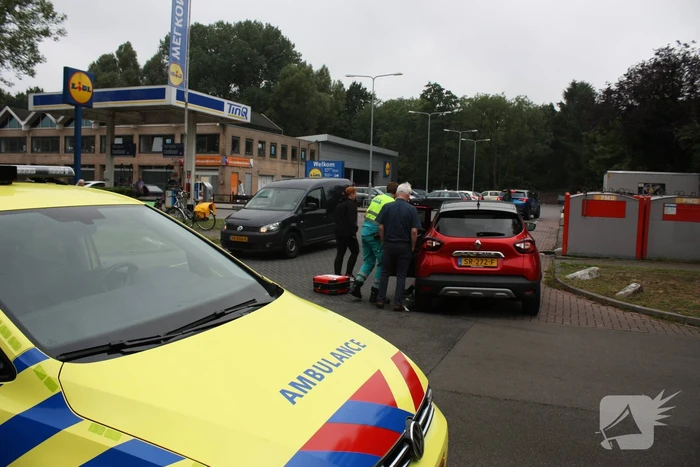 Fietsster gewond na aanrijding met auto