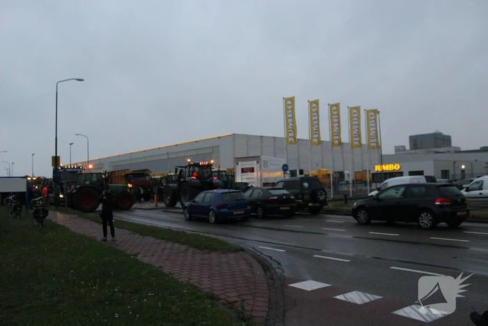 Boerenprotest bij Jumbo distributiecentrum