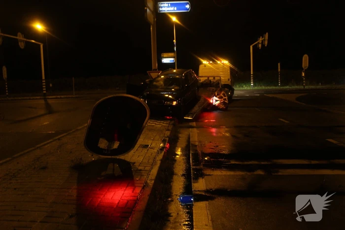 Beschonken bestuurder rijdt verkeerslicht uit de grond