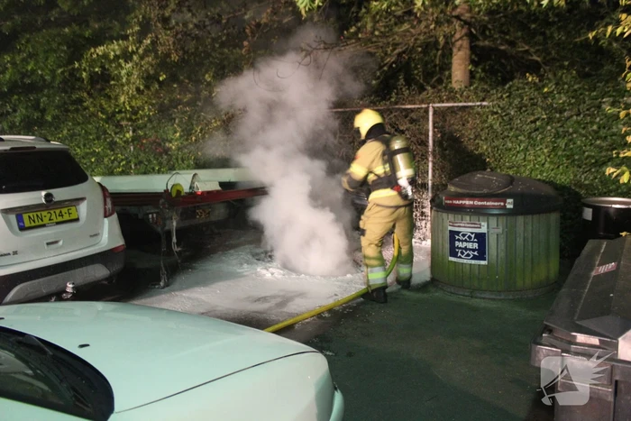 Autobrand blijkt brand in ondergrondse container