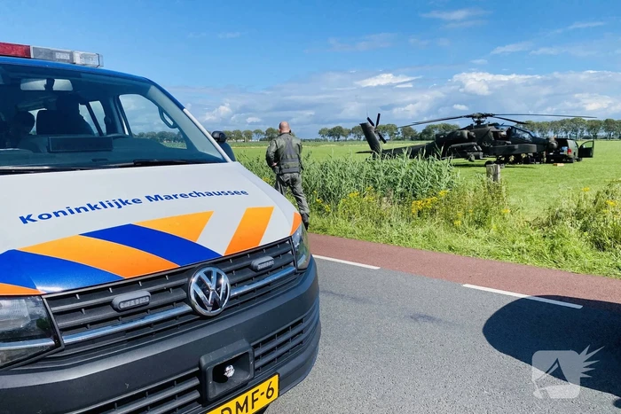 Apache-helikopter maakt voorzorgslanding