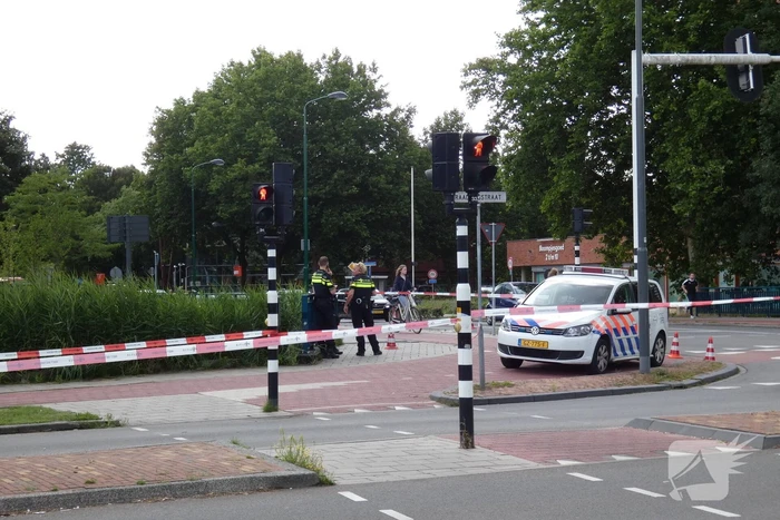 Overstekende fietser aangereden door auto