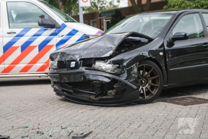Forse schade bij botsing op kruising