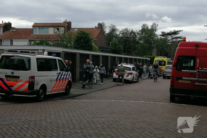 Persoon valt van hoogte, traumahelikopter landt in Morsdistrict