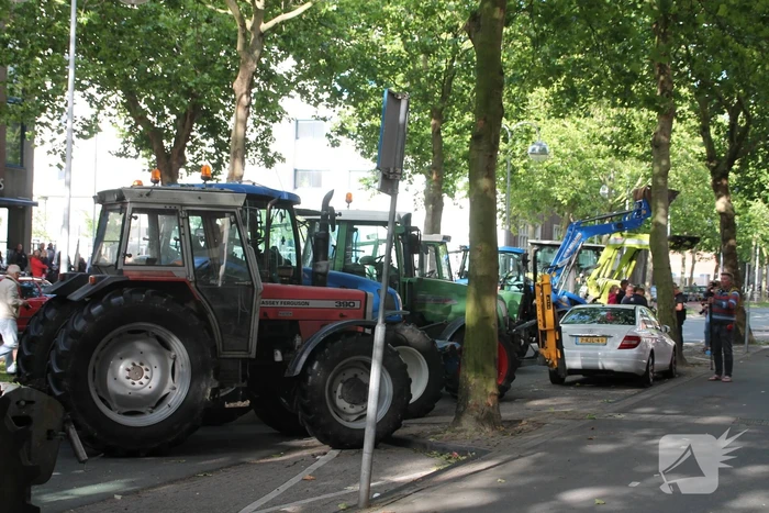 Boeren komen in actie met trekkers in het centrum