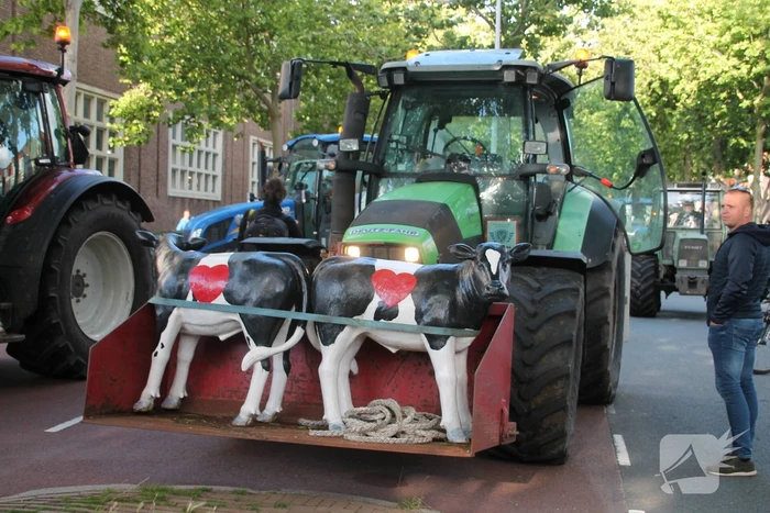 Boeren komen in actie met trekkers in het centrum