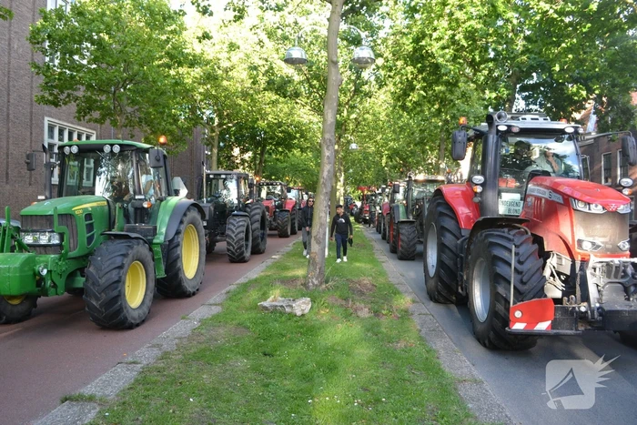 Boeren komen in actie met trekkers in het centrum